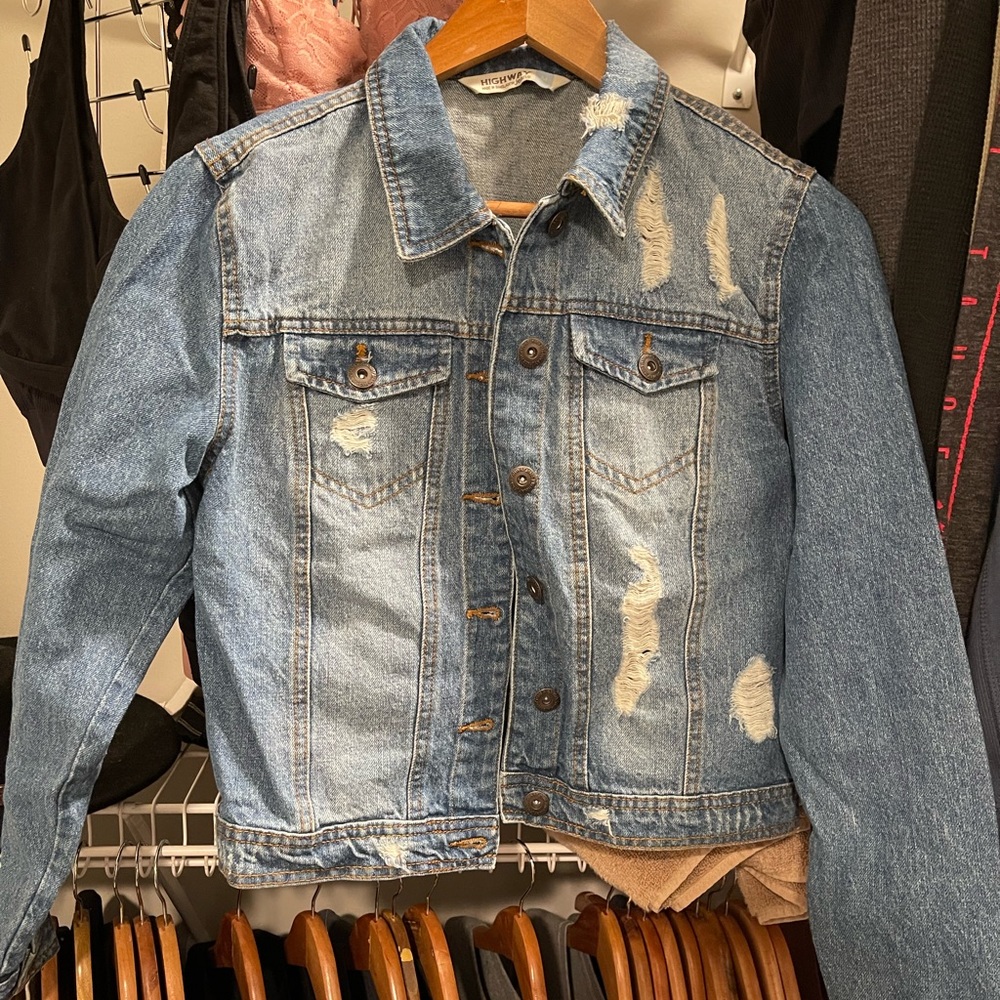 NWOT Distressed jean jacket